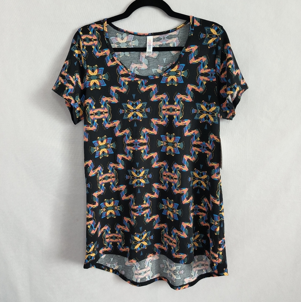 LuLaRoe Multicolor Geometric Short Sleeve Classic Tee NWT Women's Medium